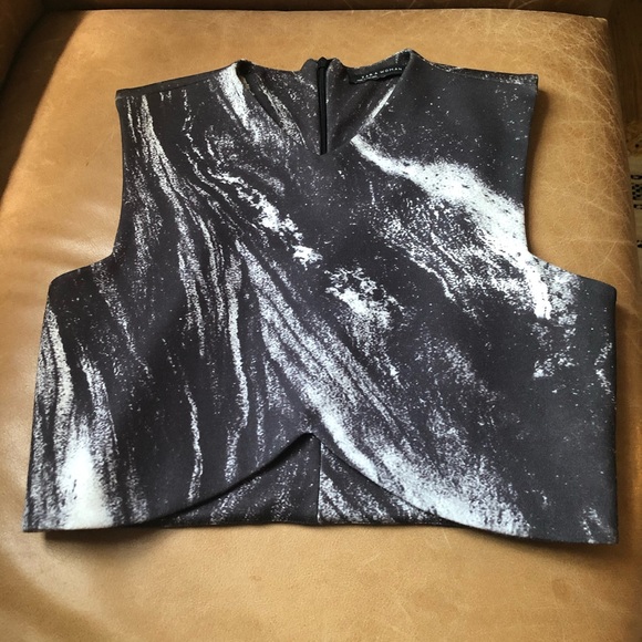 Zara Tops - Zara Woman marbelized crop top